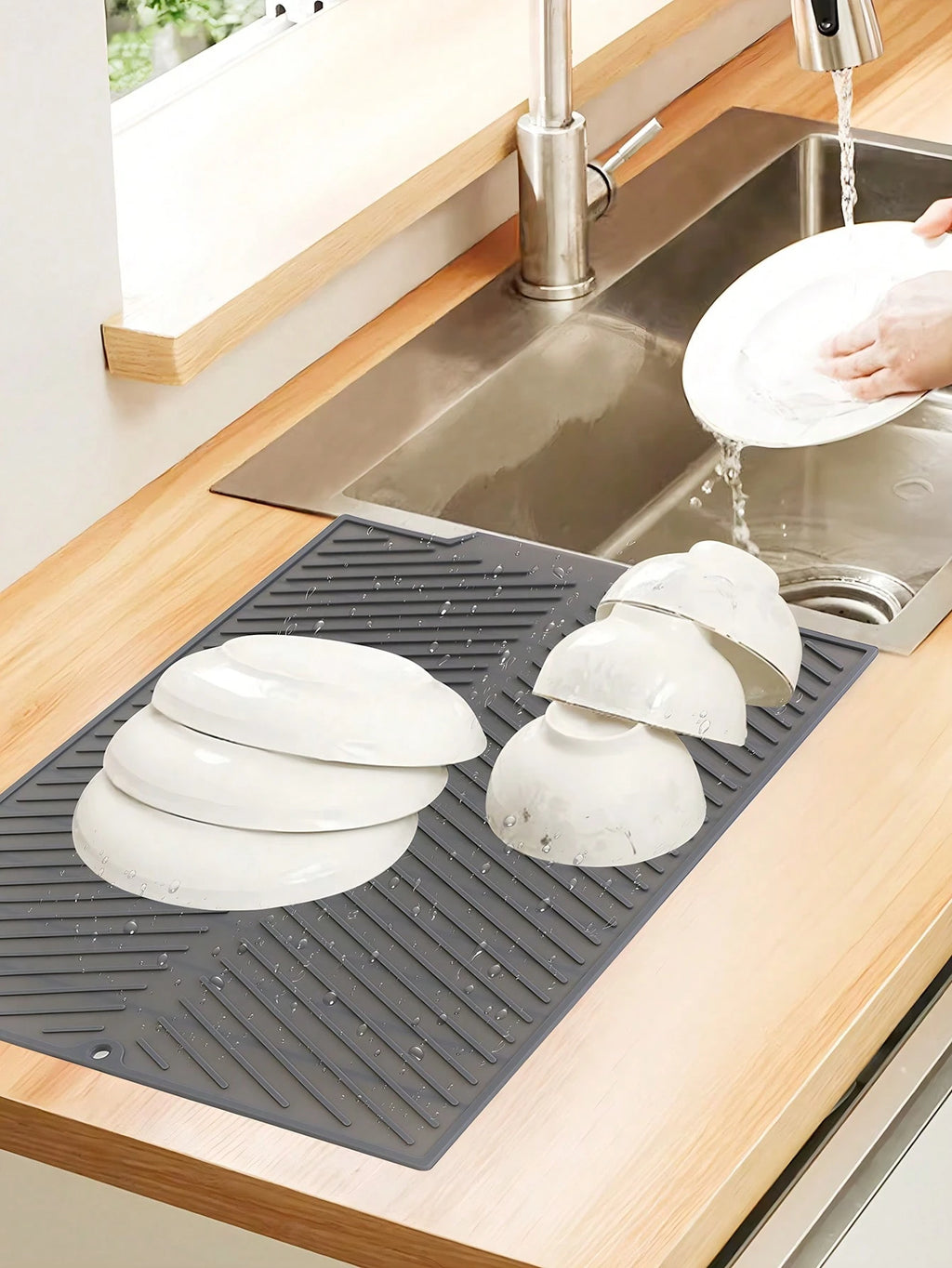 1Pc Silicone Dish Drying Mat,Kitchen Utensil Drainage Mat Silicone Drain Pad for Kitchenwares and Tablewares,15/17/20 Inch(Available in Three Sizes),Flexible Rubber Dish Draining Mat, Heat Resistant Silicone Trivet, Kitchen Decor Counter Top Mat, Sink Mat